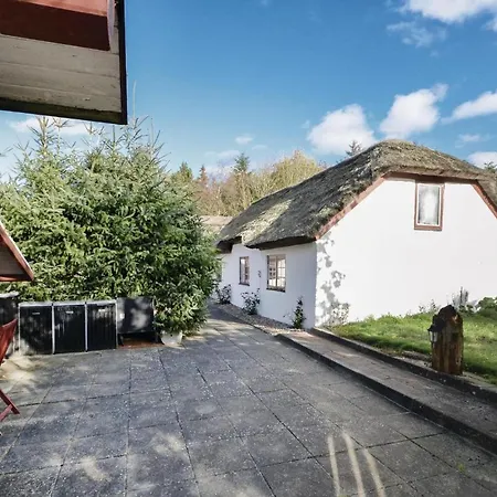 Four-bedroom Holiday In Nyaraló Vesløs